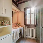 Apartment In Lucca Near Guinigi Tower Villa